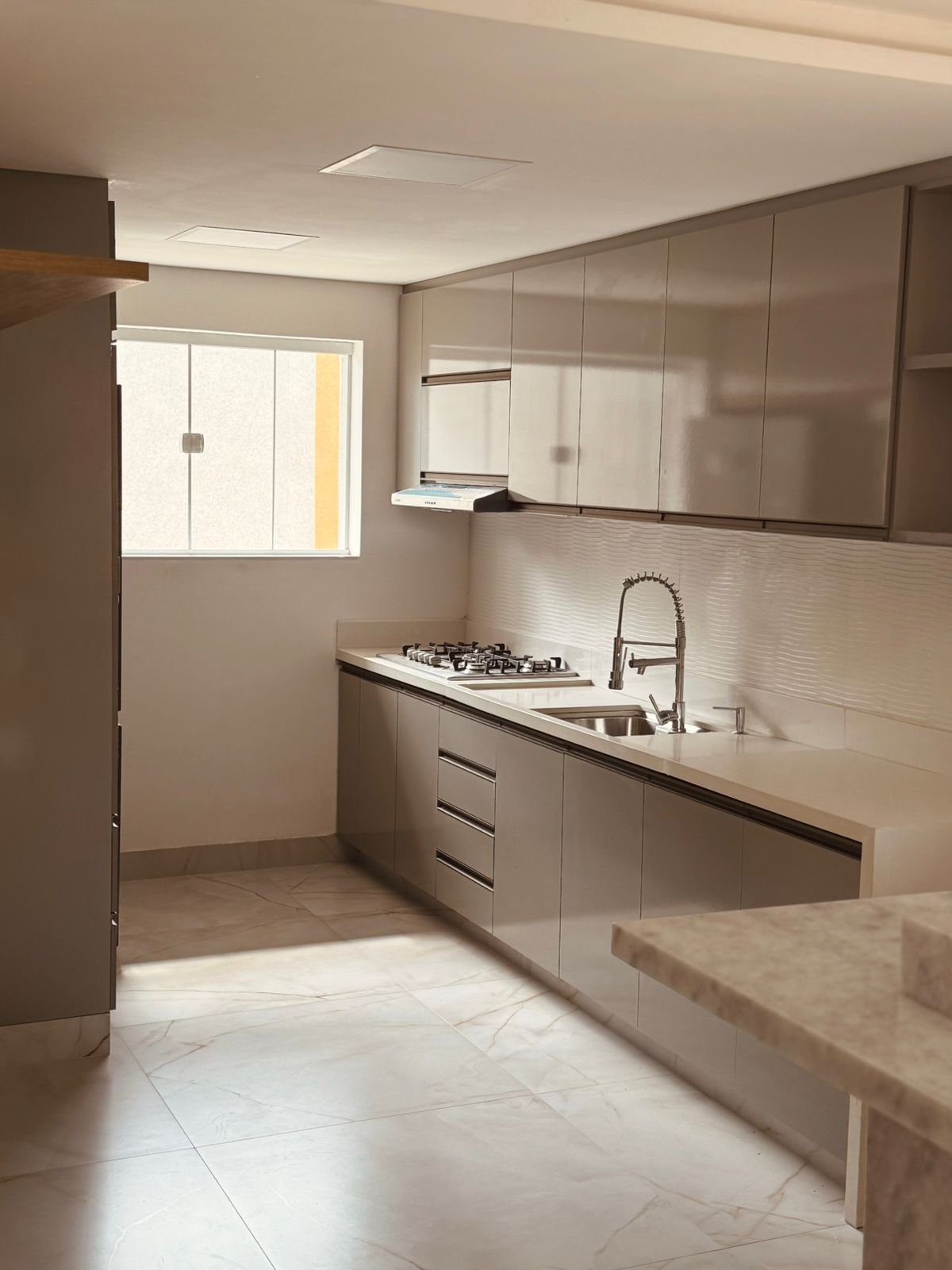 Cozinha planejada cinza